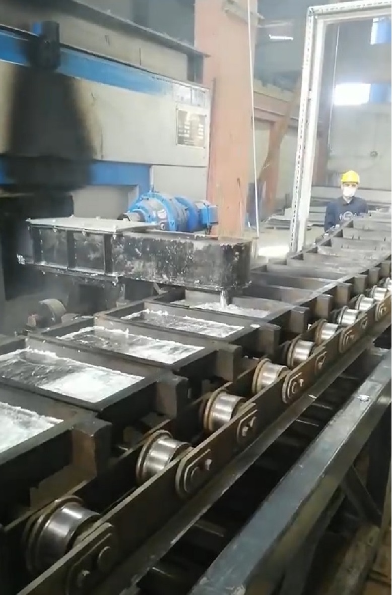 Pig Moulding Machine